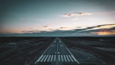 طائرة ركاب في مطار - صورة تعبيرية عن الناقل الاقتصادي الجديد في الدمام
