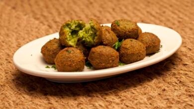 صورة تعبيرية لفلافل الحمص المقرمشة؛ تصوير yummyporky، عبر Wikimedia Commons، ترخيص CC BY 2.0