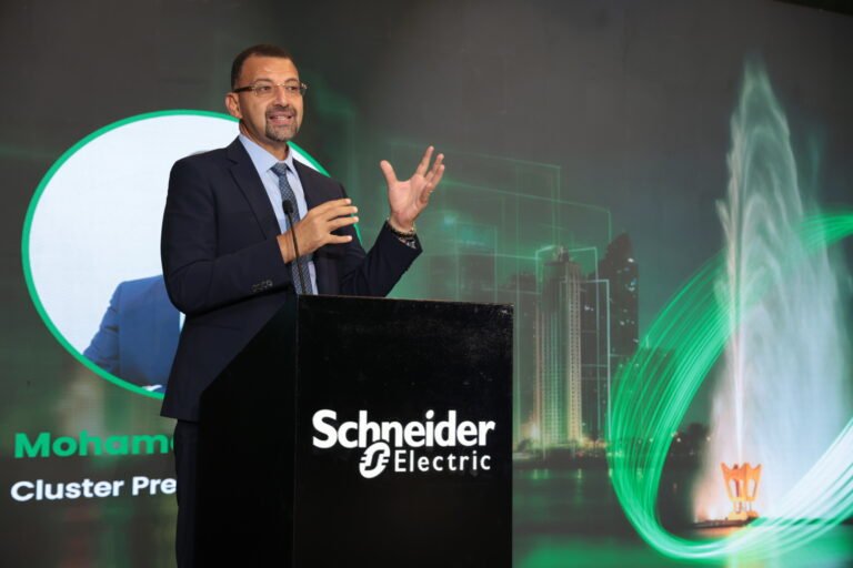 المهندس محمد شاهين الرئيس التنفيذي لشنايدر إلكتريك في السعودية خلال فعالية للشركة