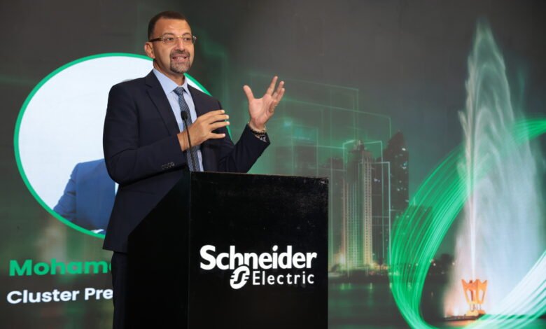 المهندس محمد شاهين الرئيس التنفيذي لشنايدر إلكتريك في السعودية خلال فعالية للشركة