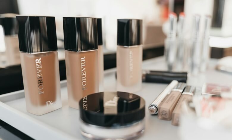 منتجات مكياج Dior - صورة تعبيرية لمراجعة Dior Backstage Glow-Up Skin Tint