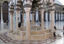 نافورة مخصصة للوضوء في ساحة مسجد - صورة تعبيرية
